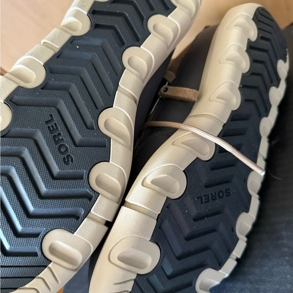 Sorel Explorer Boot Dual Zip WP - Picture 7 of 9